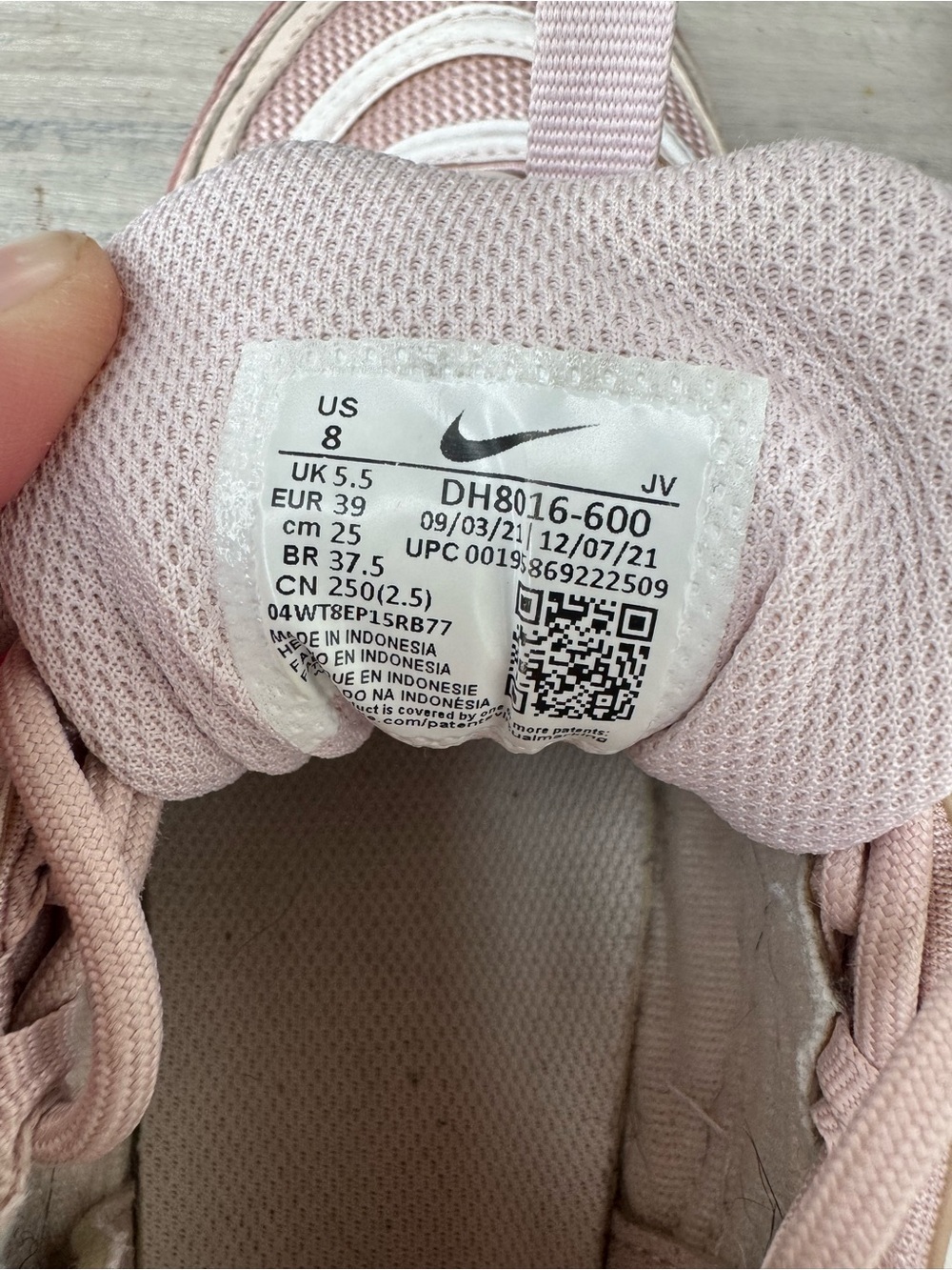 Nike Women’s Air Max 97 in Light Pink and White - Picture 8 of 8